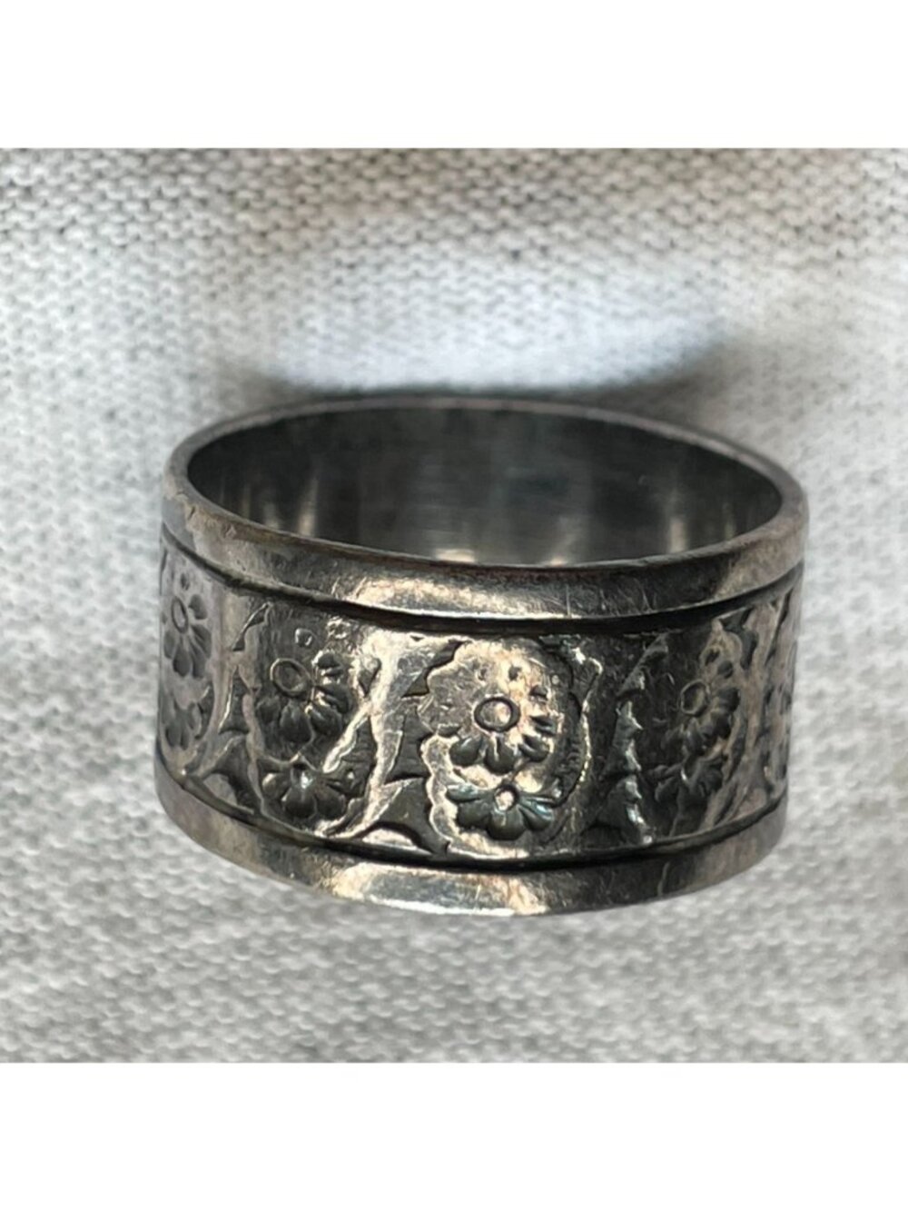 Vintage Sterling Silver Wide Floral Repousse Band Ring Size 7 Ornate Flower Vine